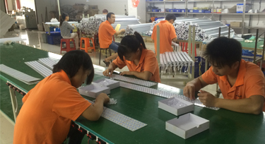 品質(zhì)高服務(wù)好 西安何總毫不猶豫的選擇光臣LED護(hù)欄管