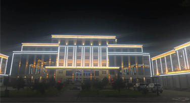 既想做樓宇亮化又想省電 這個(gè)?？碙ED洗墻燈廠家怎么破