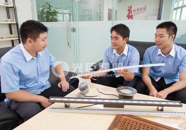 工程師匯報產(chǎn)品工作